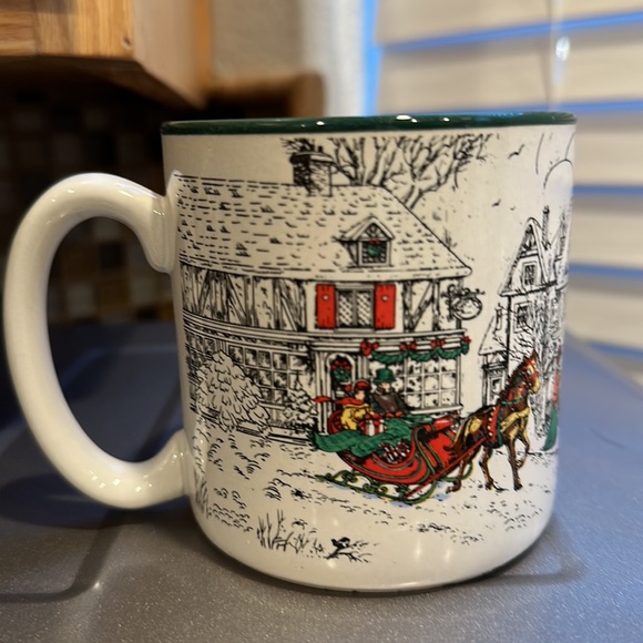Christmas mug by Creative Concepts. Vintage 1990. Ceramic. Made in Korea. - Picture 2 of 5